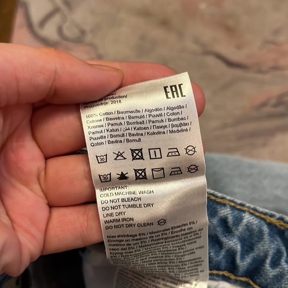 Vero Moda High Rise Mom Ankle Jeans - Picture 5 of 5